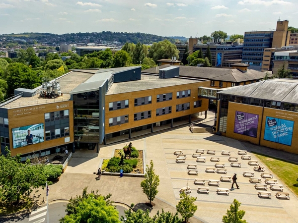 UNIVERSITY OF SURREY - GRANDE LONDRA GUILDFORD